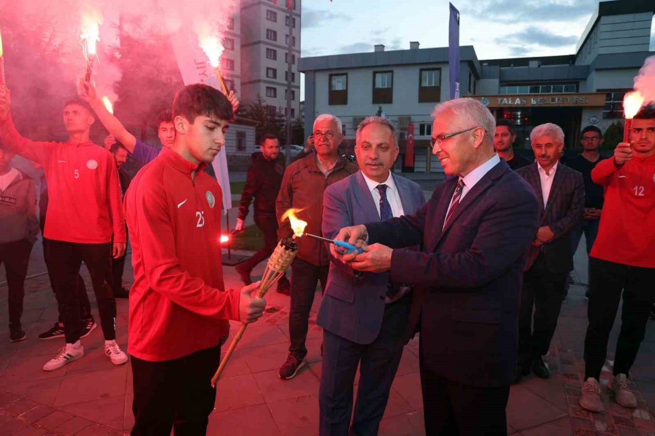 Talas’ta muhteşem 19 Mayıs coşkusu