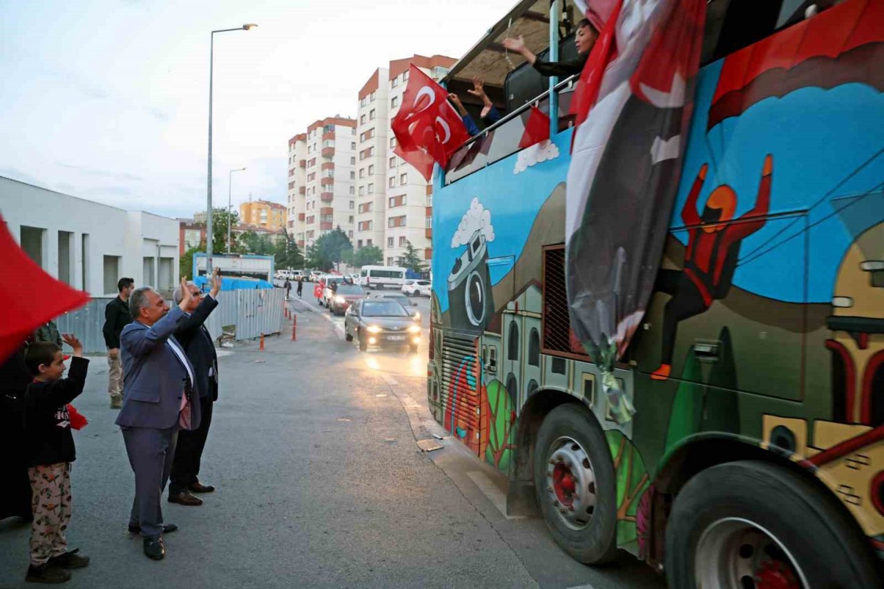 Talas’ta muhteşem 19 Mayıs coşkusu