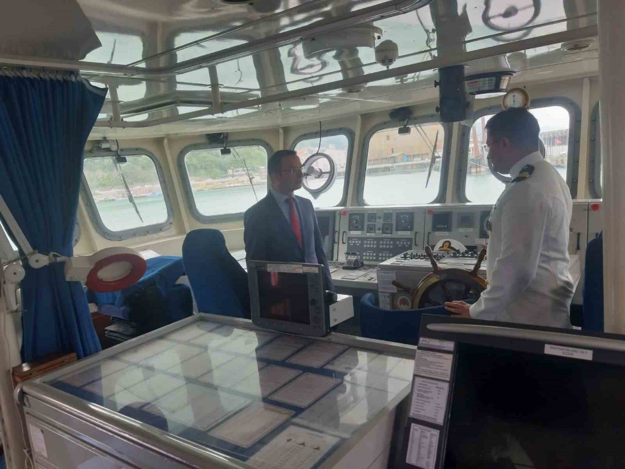 Kastamonu’da ziyarete açılan TCG Karadeniz Ereğli Karakol Gemisi yoğun ilgi gördü