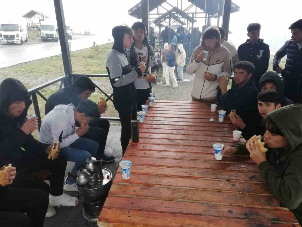 Depremzede Öğrenciler Erciyes’te Piknik Etkinliğinde Buluştu