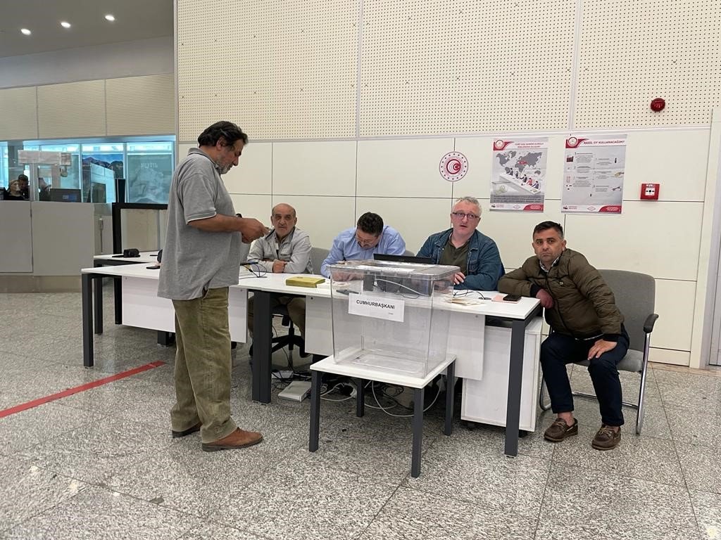 Sarp Sınır Kapısında Cumhurbaşkanlığı seçimi için ikinci tur oy kullanma işlemleri başladı