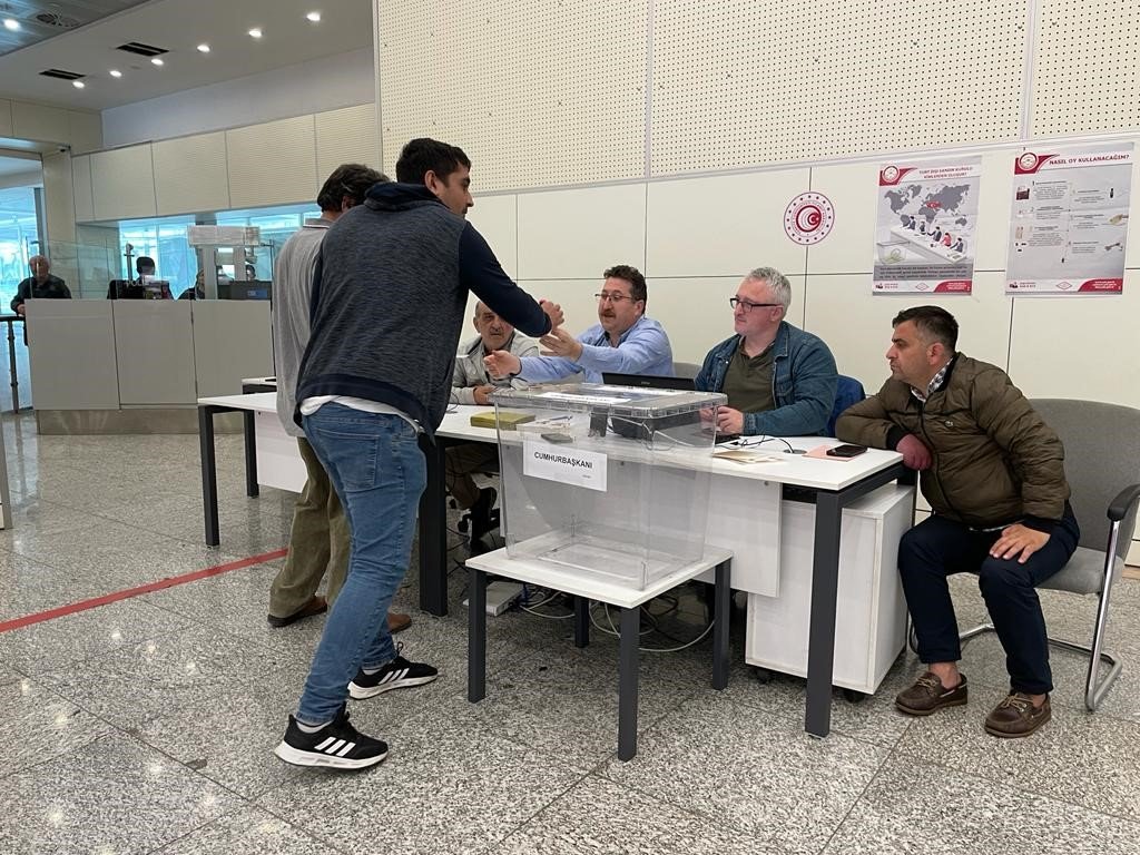 Sarp Sınır Kapısında Cumhurbaşkanlığı seçimi için ikinci tur oy kullanma işlemleri başladı