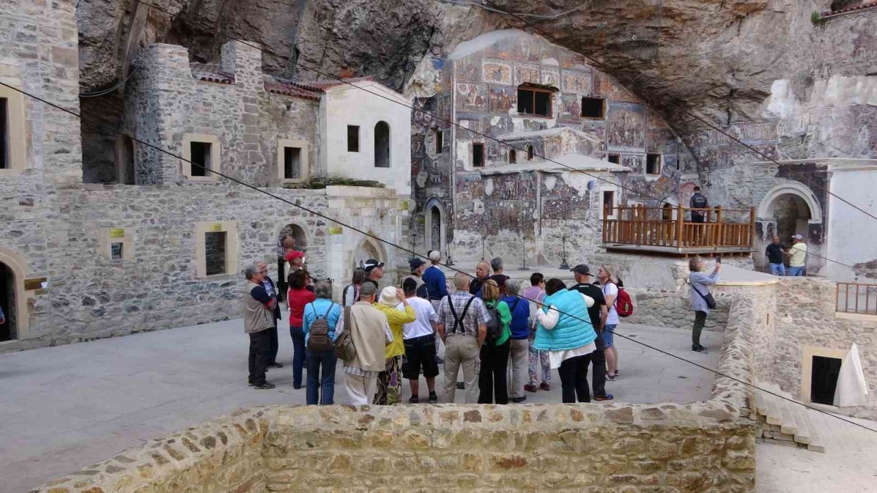 Turizm sezonunun açılmasıyla Sümela’ya ziyaretçi akını