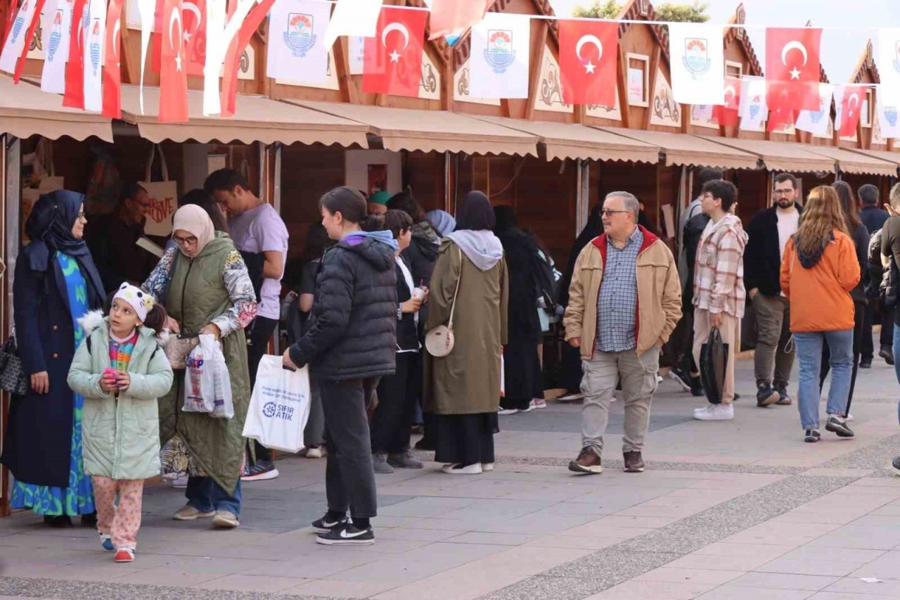 İbrahim Müteferrika Kitap Fuarı ilgi odağı oldu