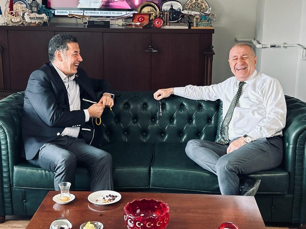 Özdağ ve Oğan ikilisinden fotoğraf