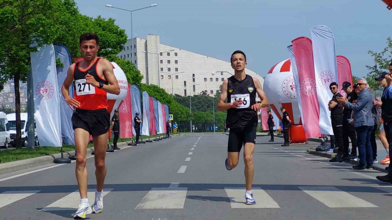 19 Mayıs Yarı Maratonu 248 sporcunun katılımıyla düzenlendi