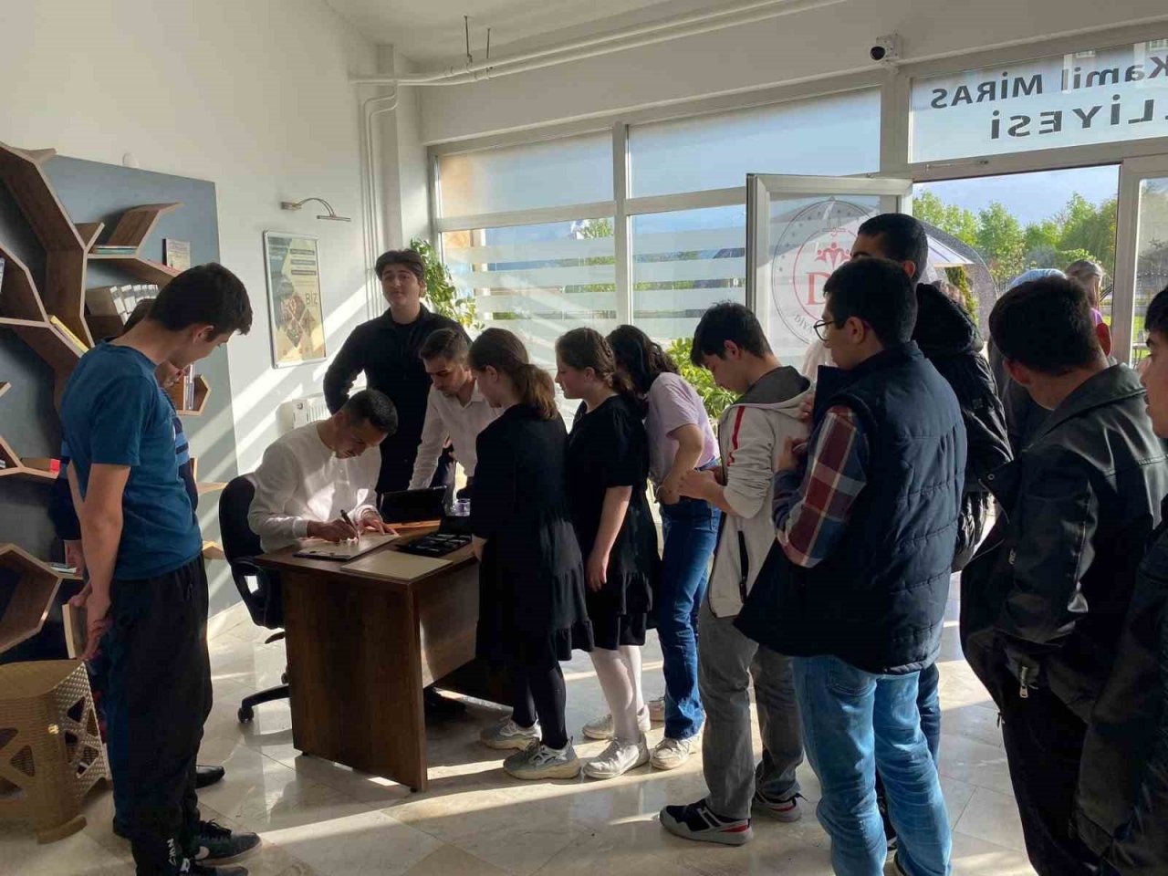 Liseli gençler, "Gençlik Haftasında" bir araya geldi