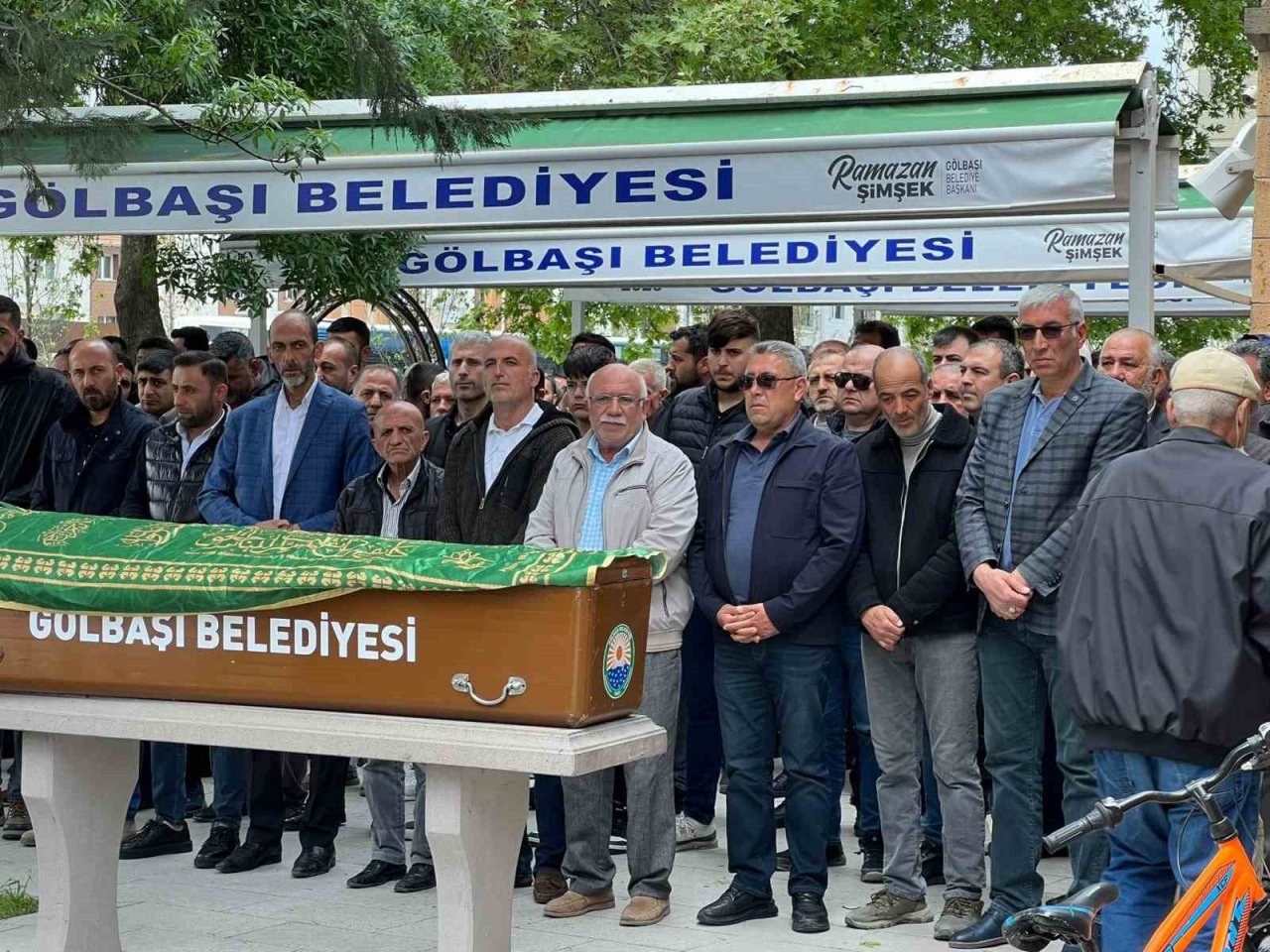 Ankara’da bıçaklanarak öldürülen 13 yaşındaki çocuk son yolculuğuna uğurlandı