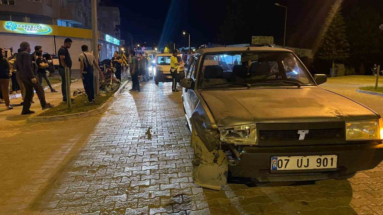 Antalya’da motosikletle otomobil çarpıştı: 1 yaralı