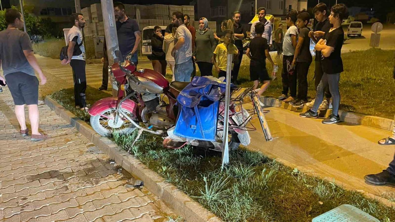 Antalya’da motosikletle otomobil çarpıştı: 1 yaralı