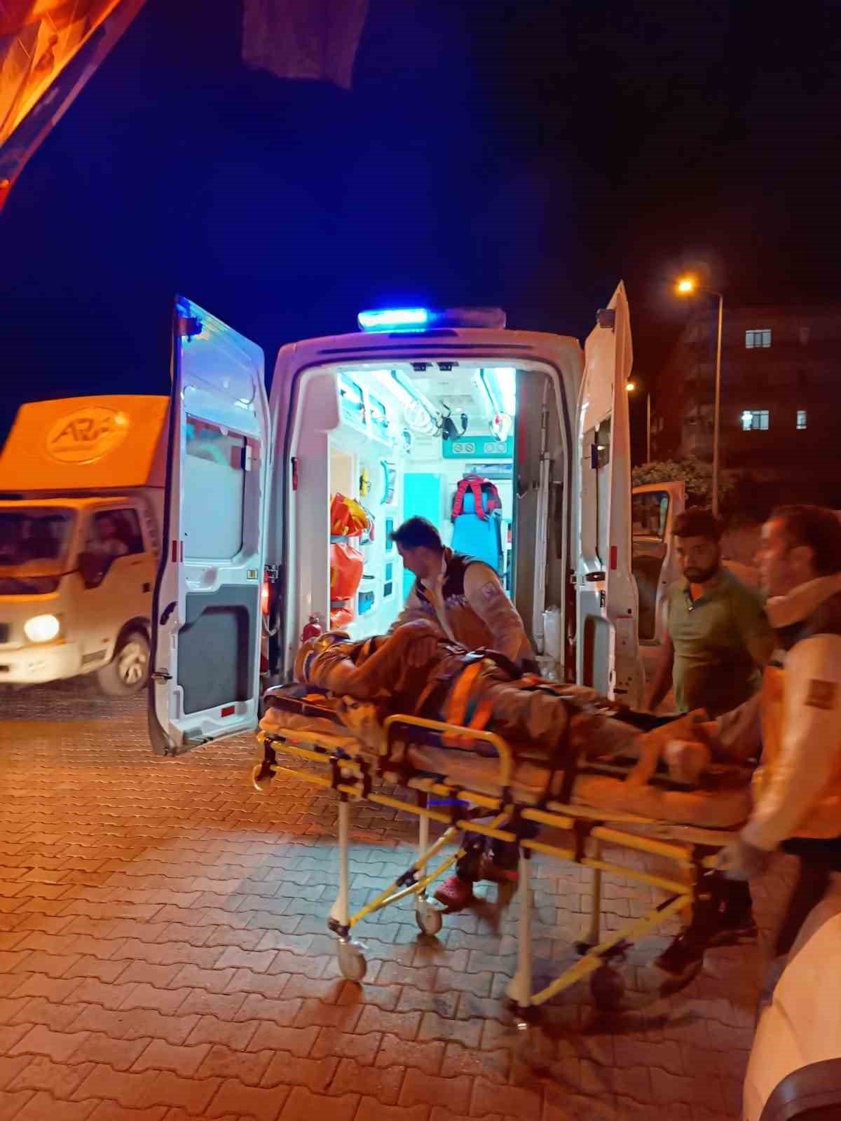 Antalya’da motosikletle otomobil çarpıştı: 1 yaralı