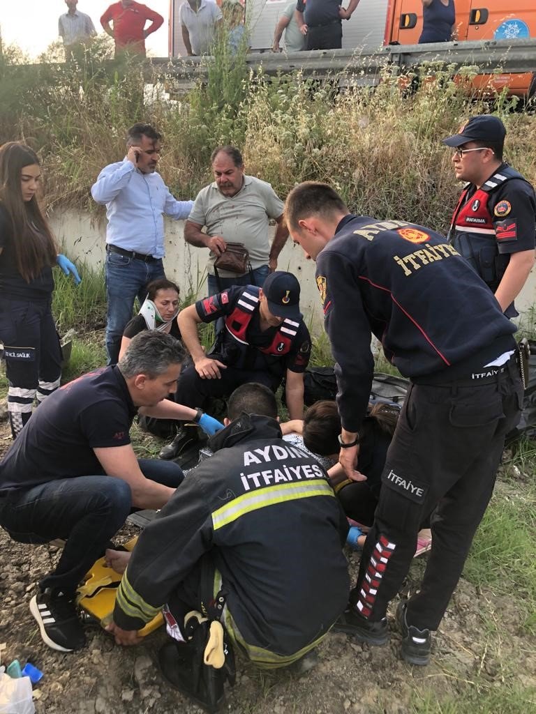 Aydın’da otomobil şarampole uçtu: 2 yaralı