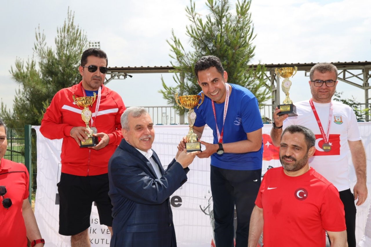 Dereceye girenler ödüllerini aldı