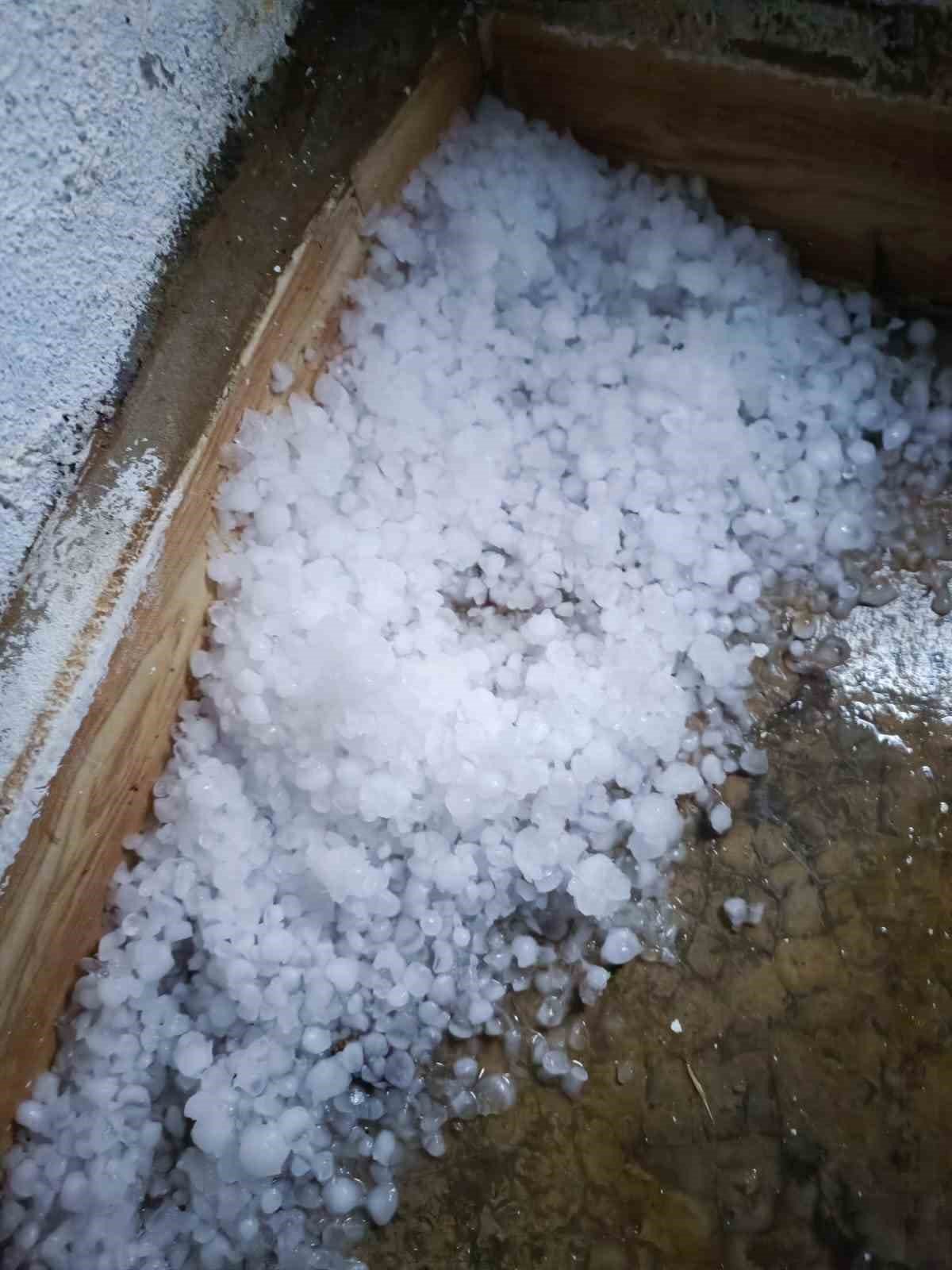 Dolu yağışı sonrası yürek yakan görüntüler