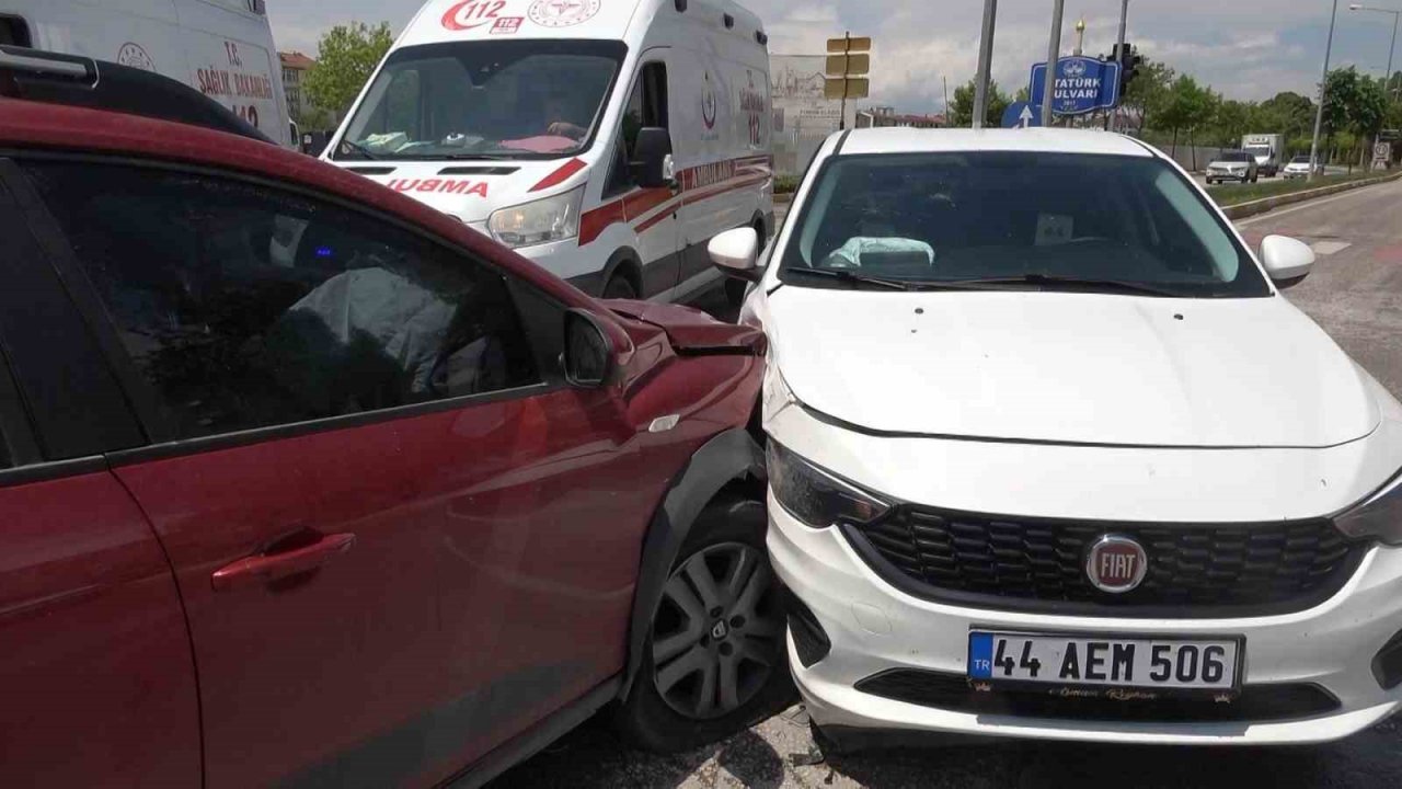 Elazığ’da trafik kazası: 2 yaralı