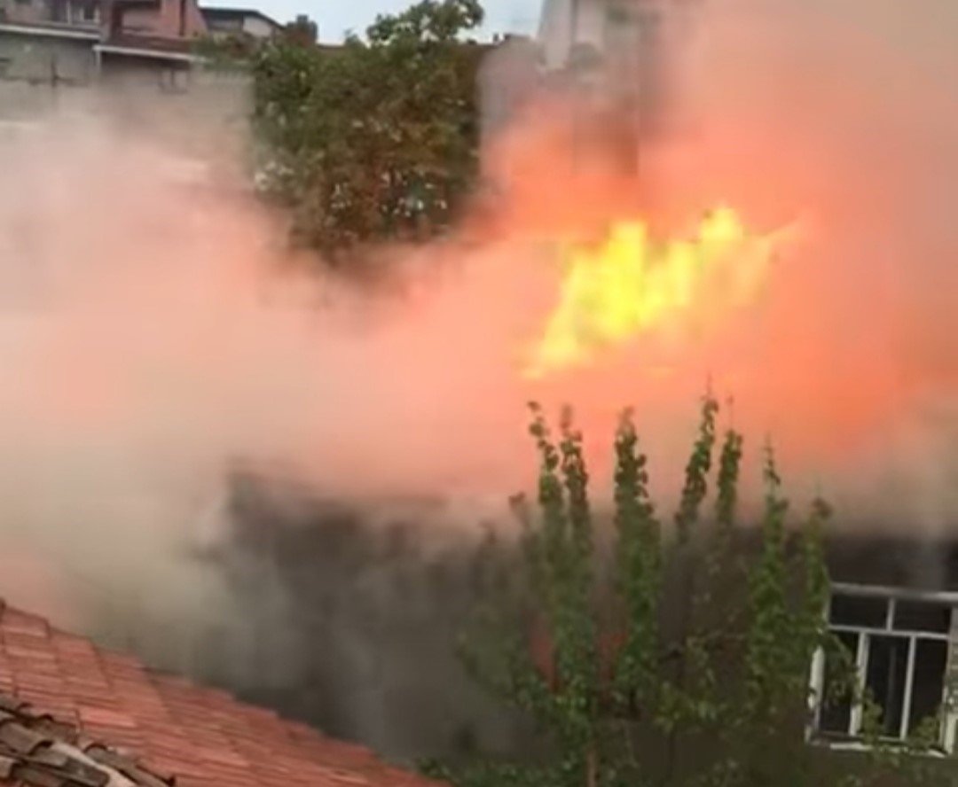 Emet’te ahşap ev yangını korkuttu