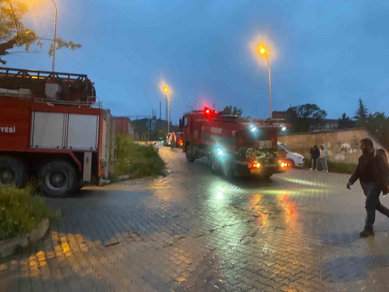 Emet’te ahşap ev yangını korkuttu