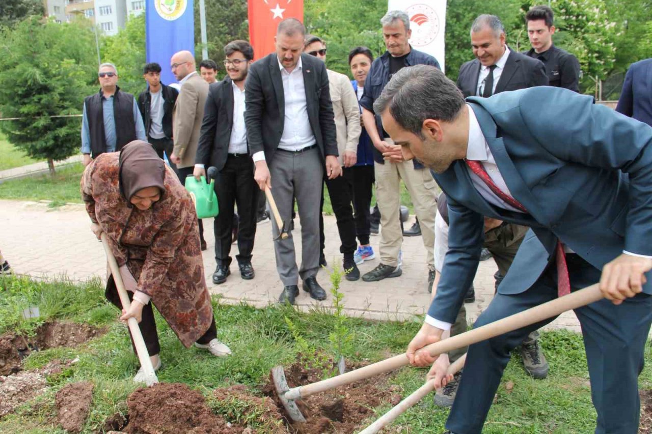 Geleneksel okçuluk turnuvası ve fidan dikme etkinliği yapıldı