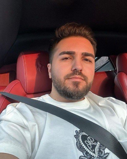 Ünlü otomobil fenomeninin yeni aldığı 14 milyon TL’lik lüks aracı kazaya karıştı