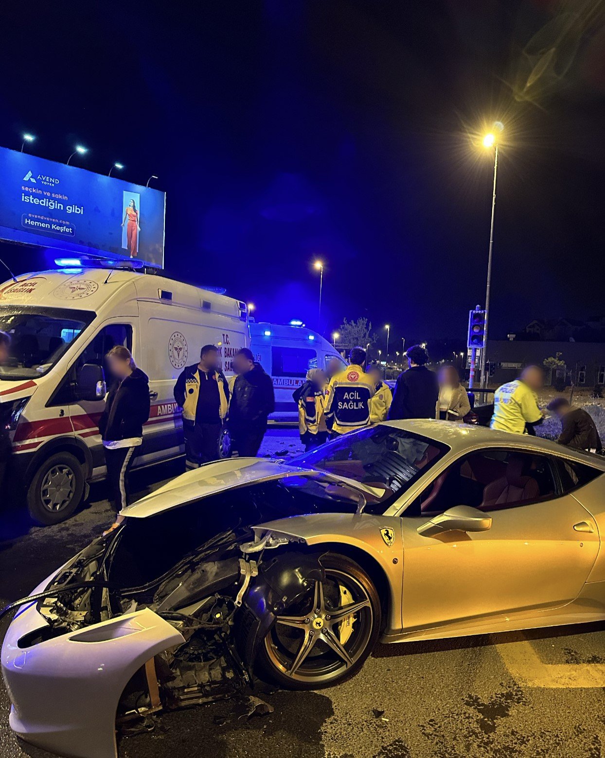Ünlü otomobil fenomeninin yeni aldığı 14 milyon TL’lik lüks aracı kazaya karıştı