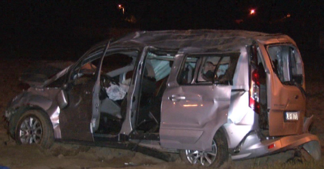 Edirne’de mültecileri taşıyan araç kaza yaptı: 1 ölü, 10 yaralı