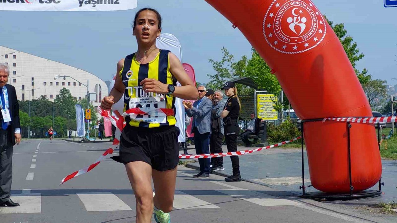 19 Mayıs Yarı Maratonu 248 sporcunun katılımıyla düzenlendi
