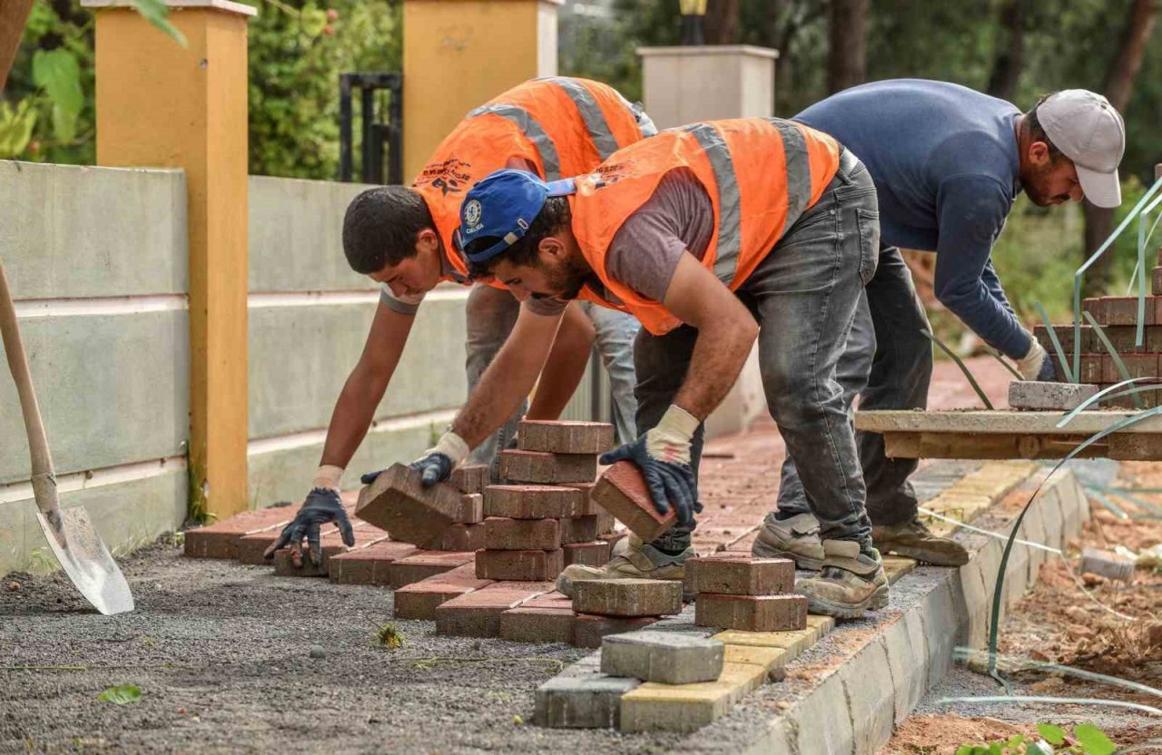 Varsak’a 10 bin metrekare kaldırım