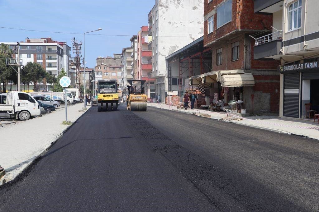 Ordu Büyükşehir’den Ünye’ye sıcak asfalt