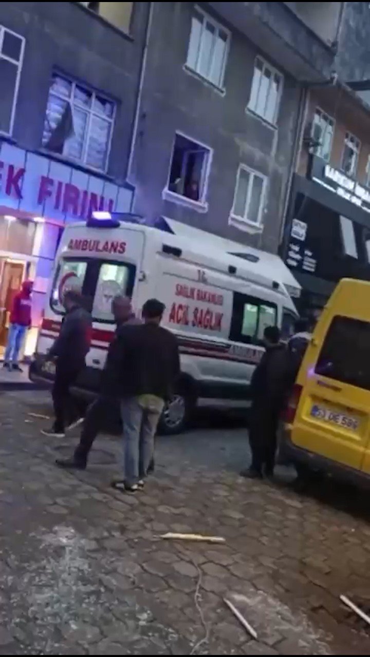 Rize’de evde tüp patladı: 2 yaralı