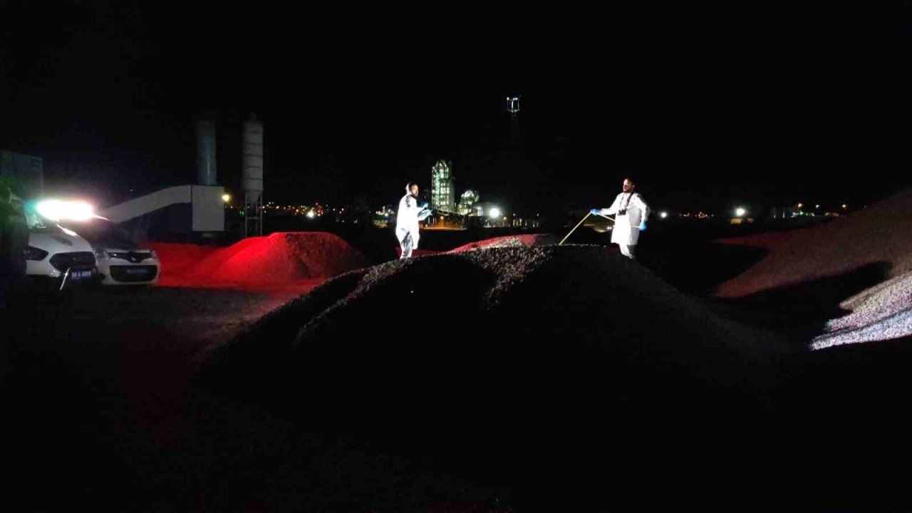 Tonlarca mıcırın altında kalarak can verdi