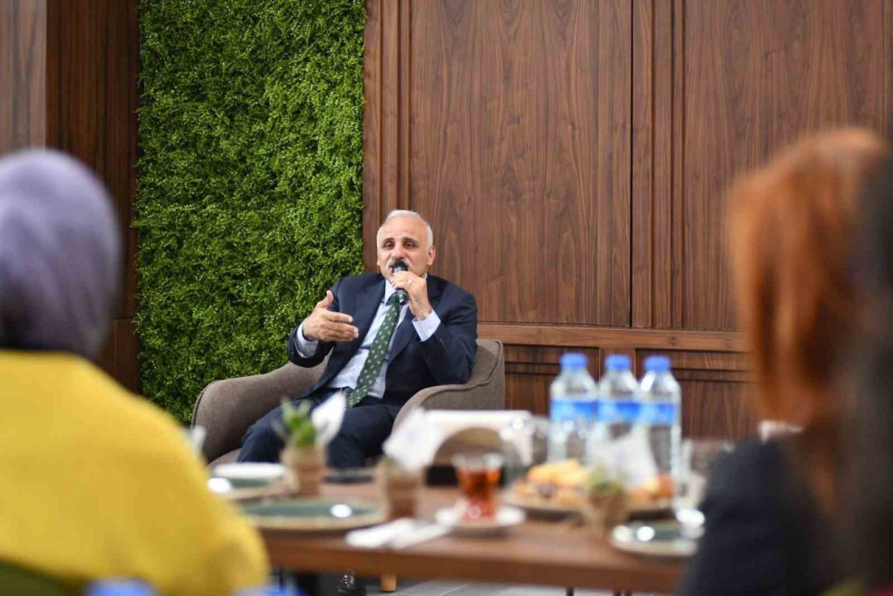 Başkan Zorluoğlu kadınlarla bir araya geldi