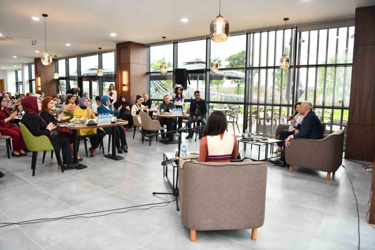 Başkan Zorluoğlu kadınlarla bir araya geldi