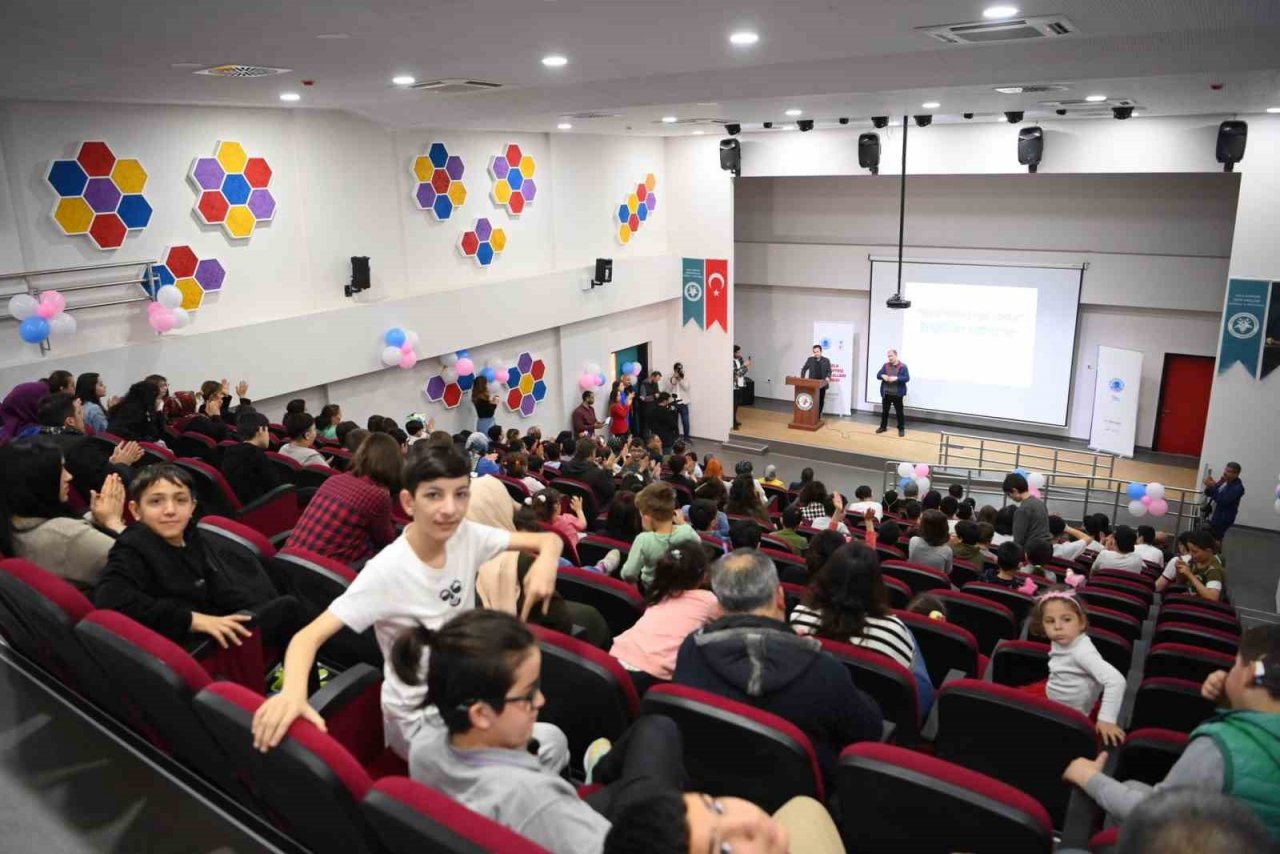 Tuzla Belediyesi, İşitme Engelliler Okulu’na uygulama sınıfı açtı