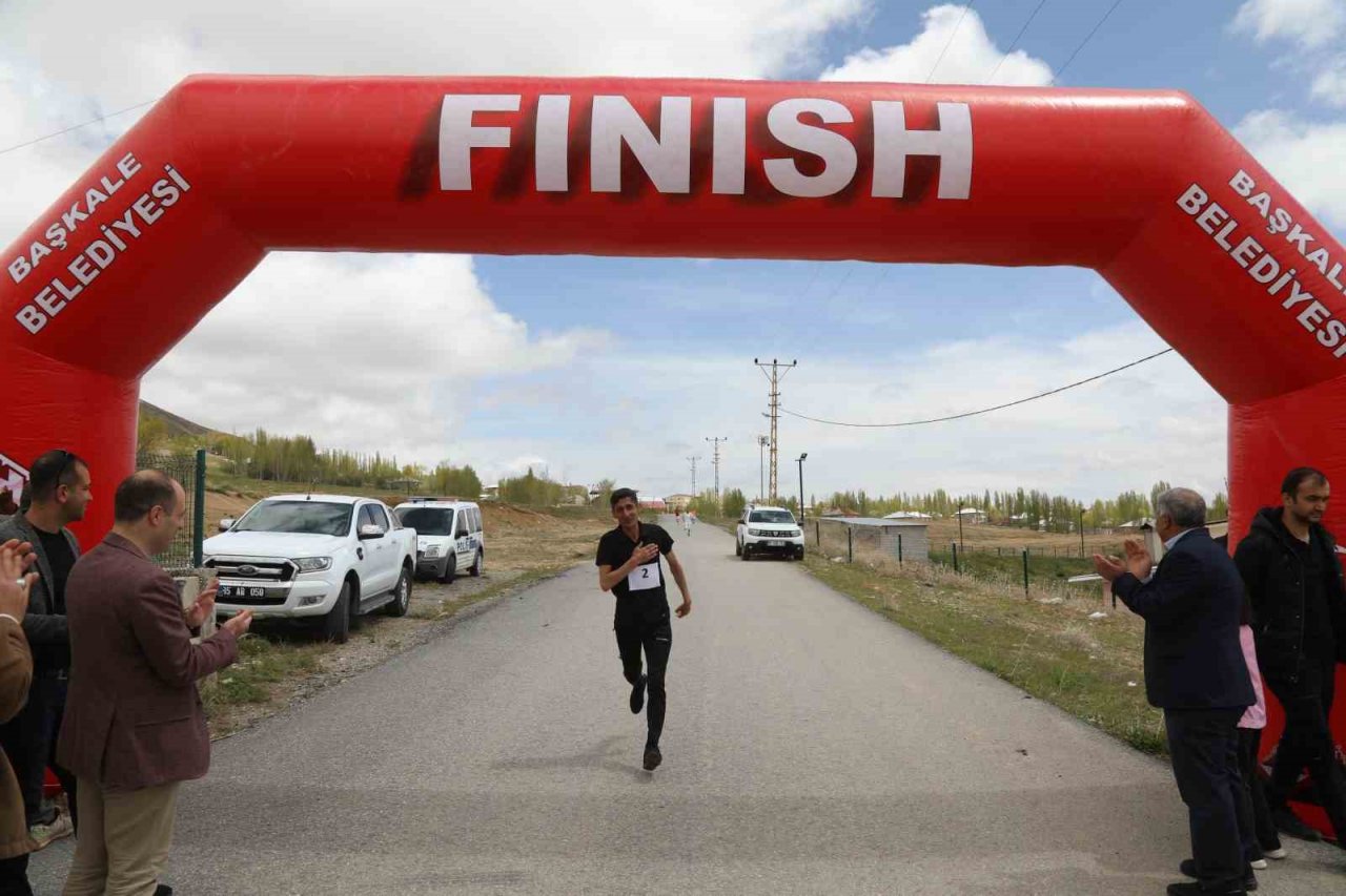 Başkale’de ‘2. Halk Koşusu’ yapıldı