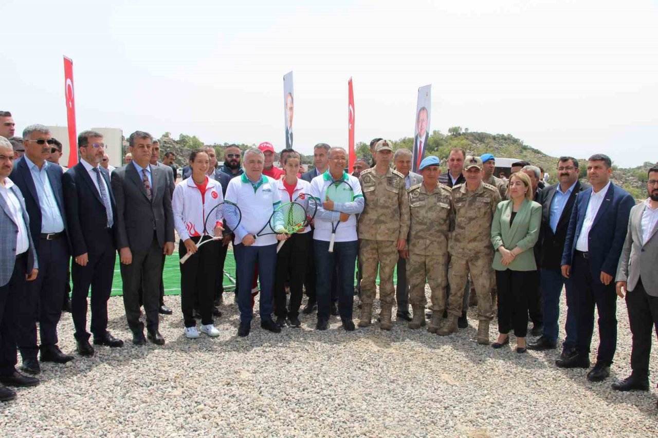 Gabar Dağı ’roket’ sesi yerine ’raket’ sesiyle yankılandı