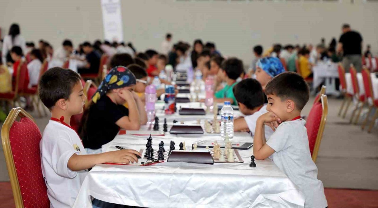 Satranç turnuvası ödül töreni yapıldı