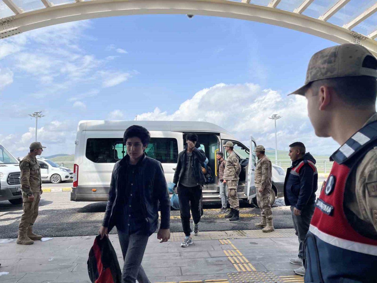 Ağrı’da 136 Afgan göçmen ülkelerine gönderildi