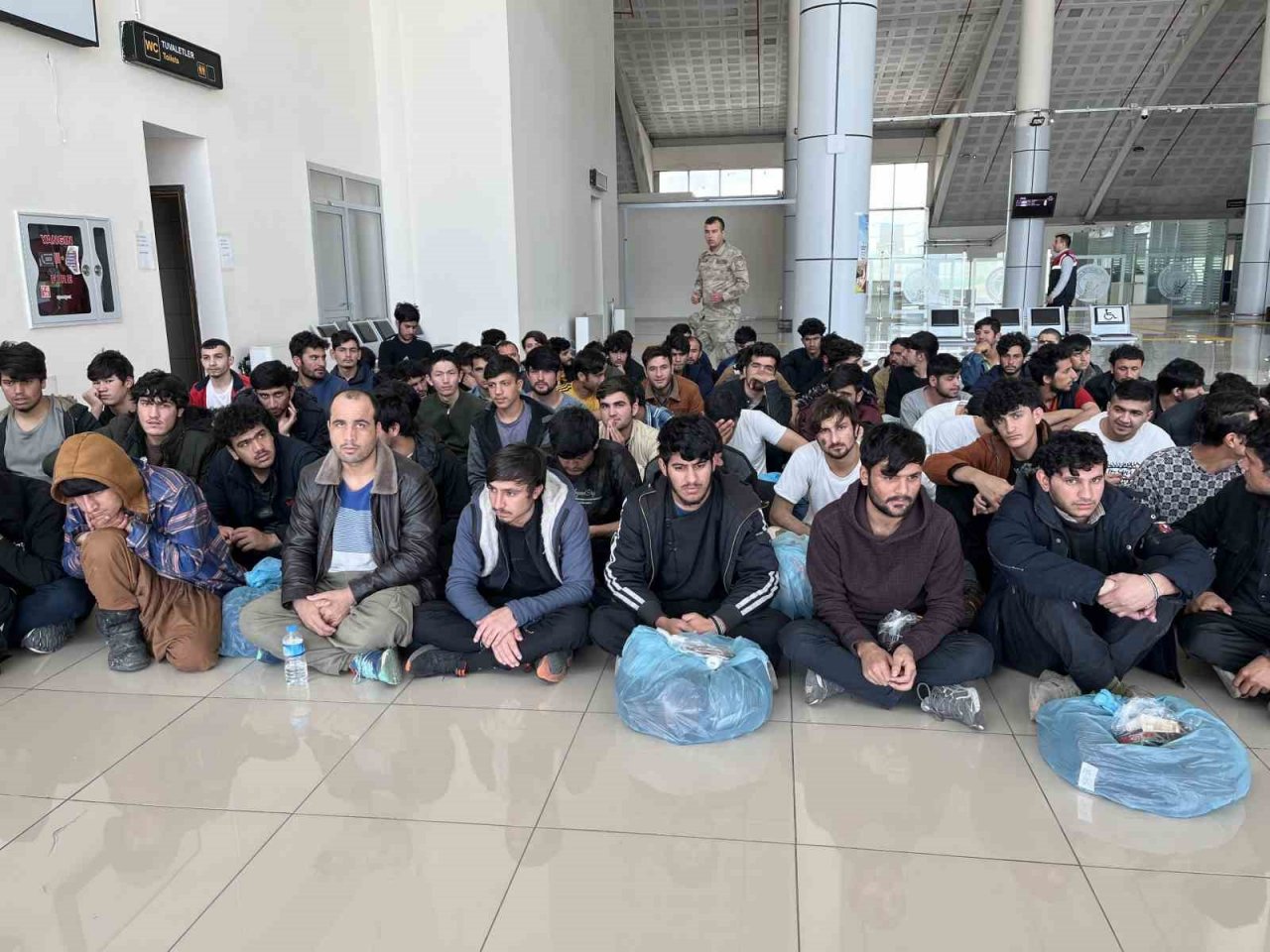 Ağrı’da 136 Afgan göçmen ülkelerine gönderildi