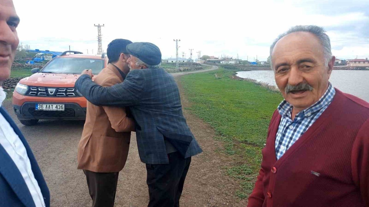 AK Parti Milletvekili Çalkın, kapı kapı dolaşıyor