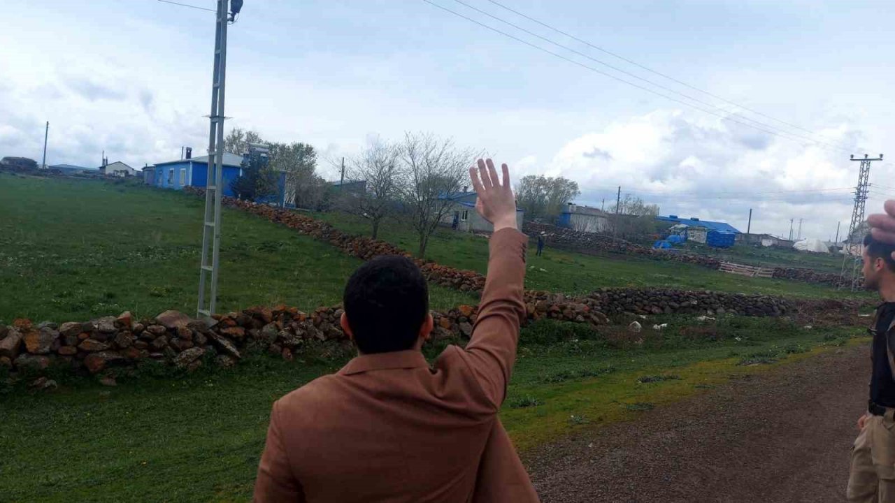AK Parti Milletvekili Çalkın, kapı kapı dolaşıyor
