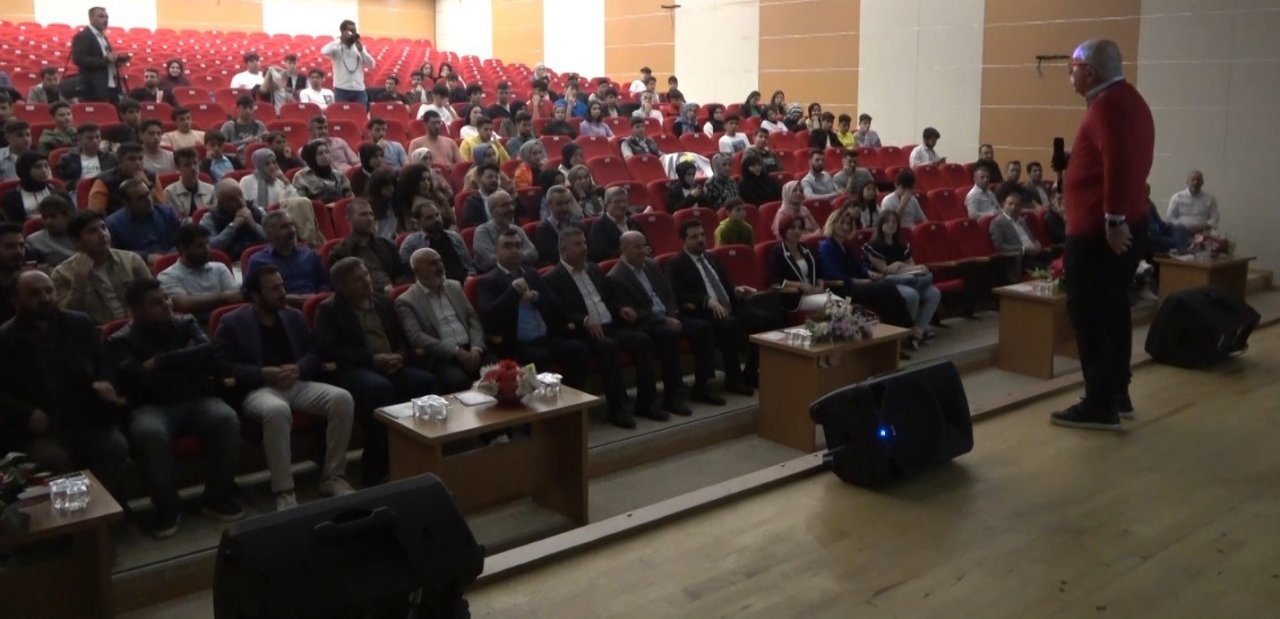 Ataman Özbay başarı hikayesini gençlerle paylaştı