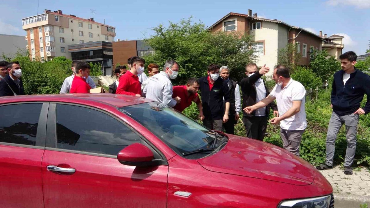 Ataşehir’de mobilya imalathanesinde yangın; 1 yaralı