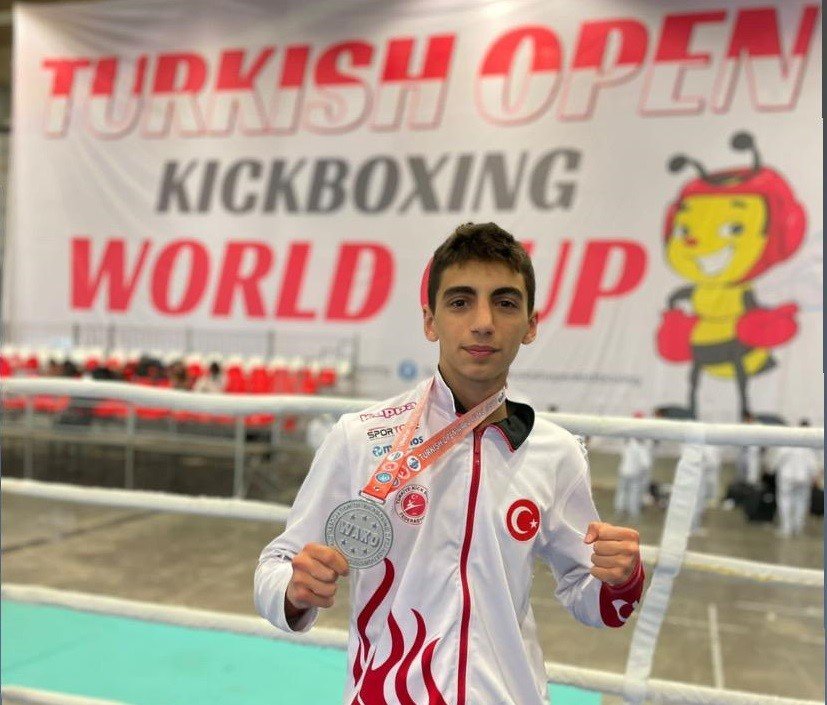 Kick Boks Dünya Kupası şampiyonasında 3’te 3 yaptılar