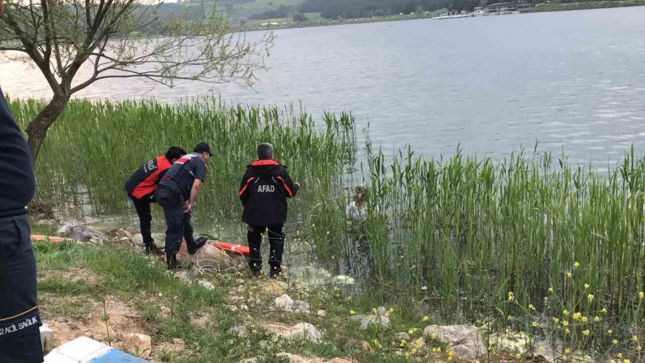 Bilecik’te gölete atlayarak intihara teşebbüs eden şahıs kurtarıldı