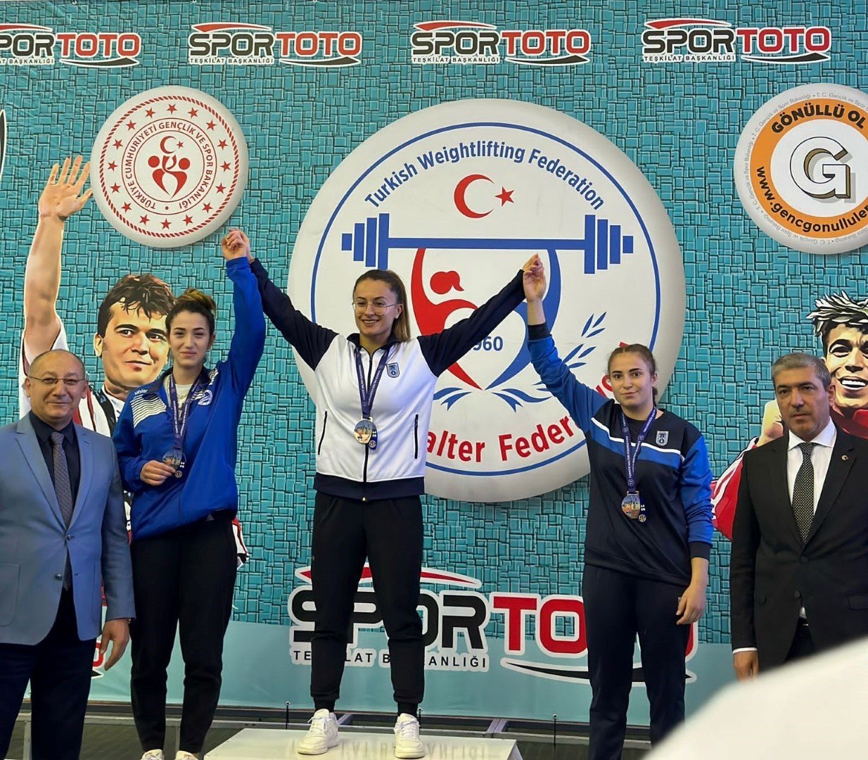 Kocaeli’nin haltercilerinden 2 gümüş madalya