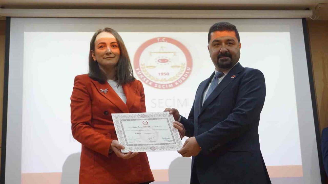 Edirne milletvekilleri mazbatalarını düzenlenen törenle aldı