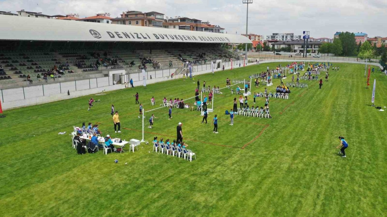 Bayram coşkusunu 19 Mayıs turnuvaları ile yaşadılar