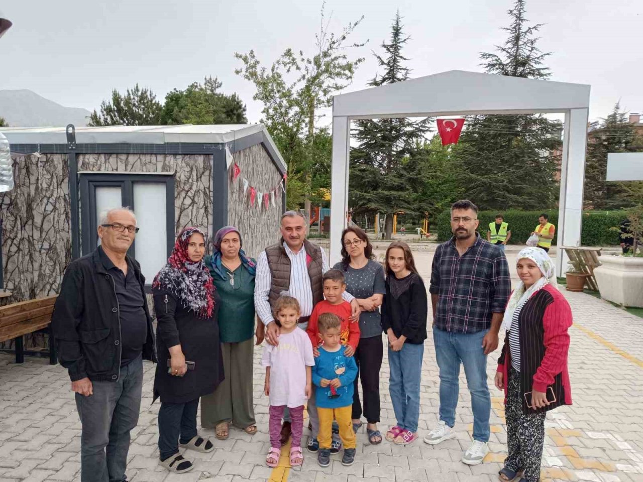 Başkan Cabbar’dan Elbistan Develi Konteyner Kent e ziyaret