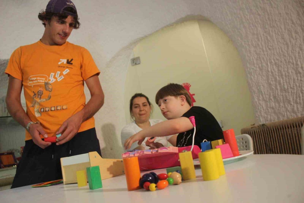 Hem tatil yaptılar hem gönül aldılar