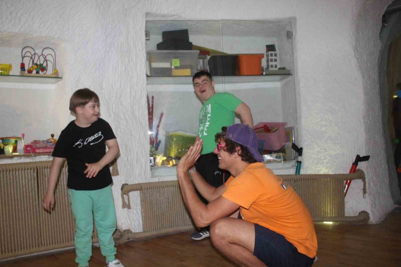 Hem tatil yaptılar hem gönül aldılar